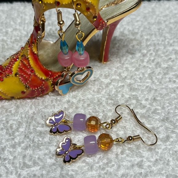 2 PAIR of earrings in the Betsy Johnson style - Picture 7 of 7